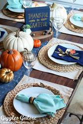 Friendsgiving Table Setting